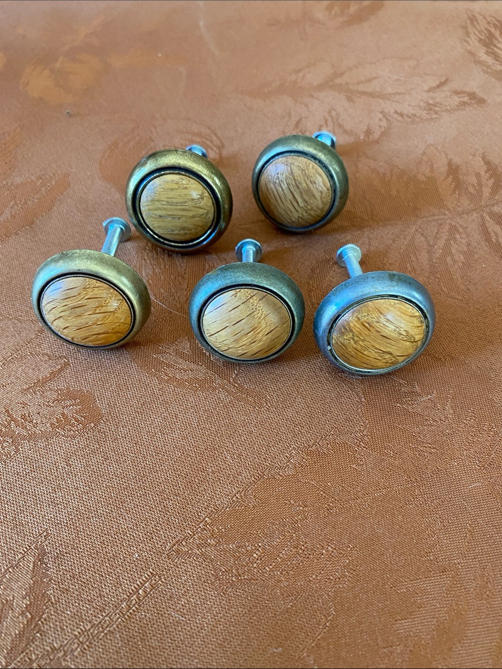 Cabinet knobs